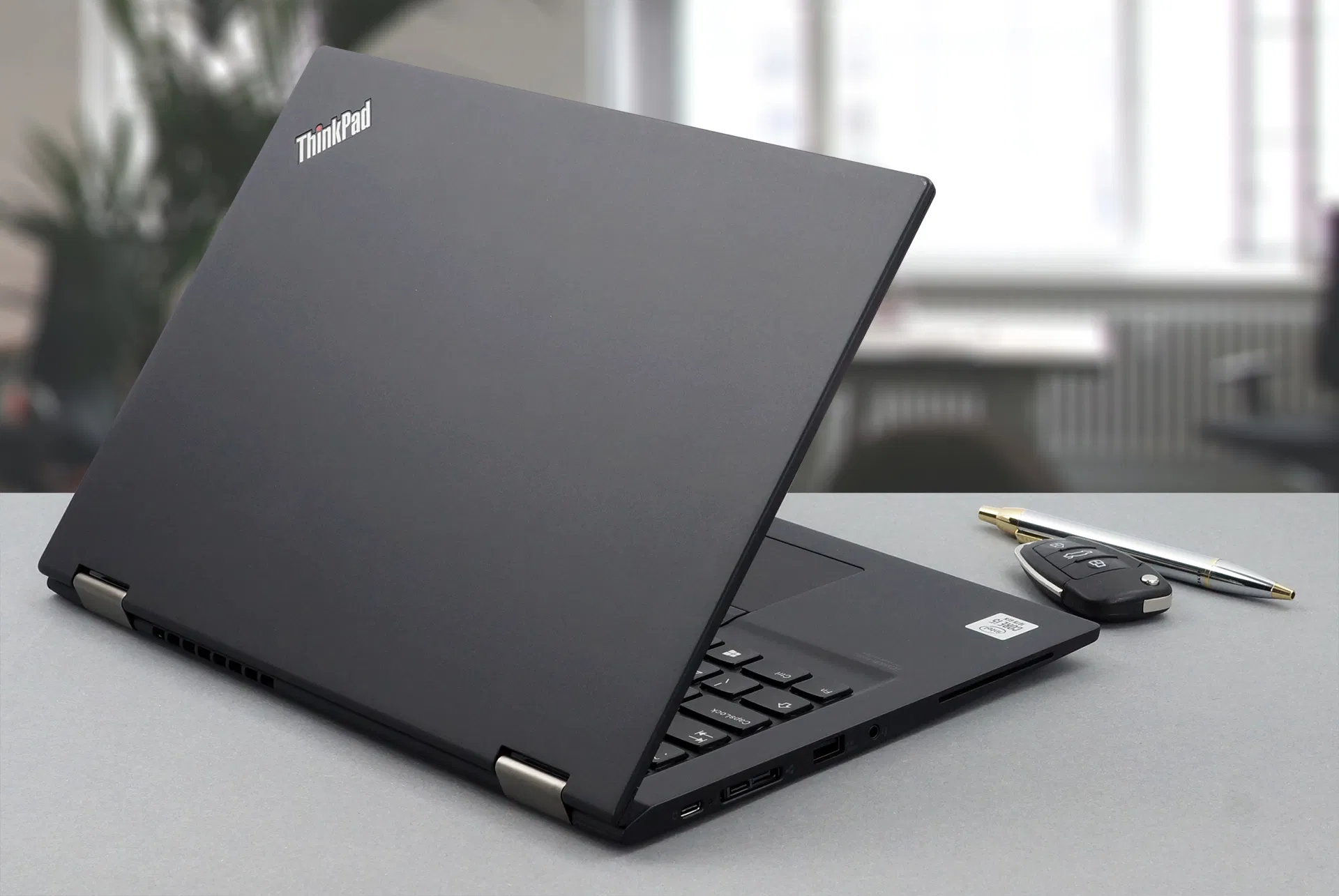 Inside Lenovo ThinkPad X390 Yoga – disassembly and upgrade options