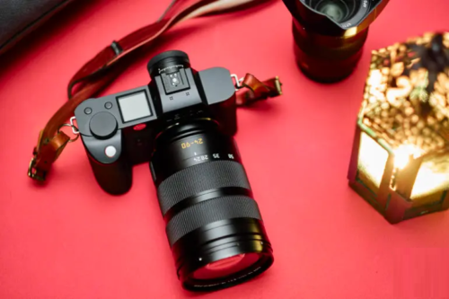 The Leica SL2s Autofocus Now Matches Canon and Sony’s Speed