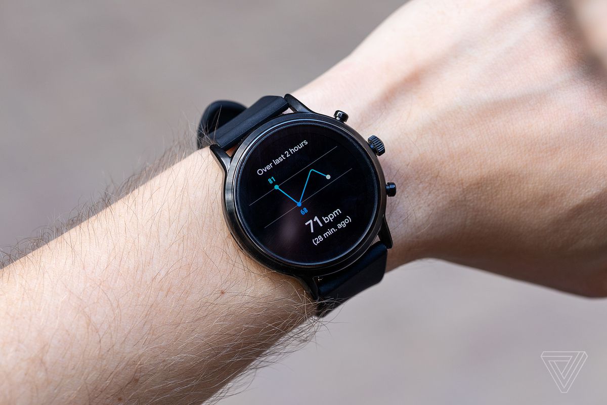ticwatch e vs fossil sport