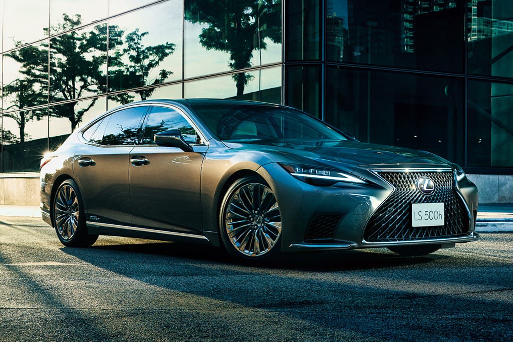 Lexus LS raises the bar