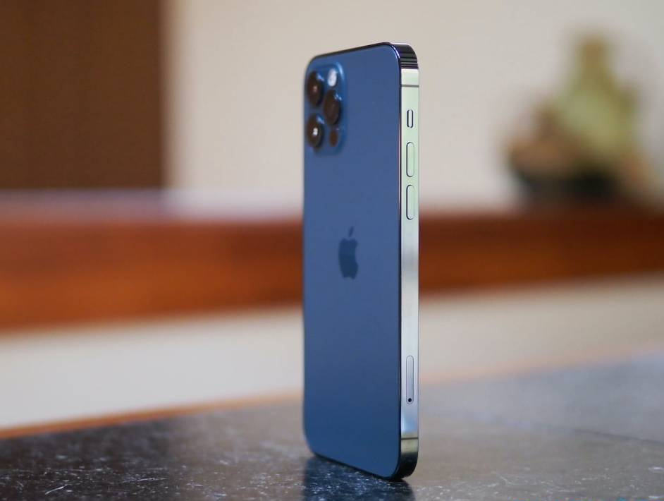 2021 iPhone in-screen Touch ID tipped as Apple tests foldables