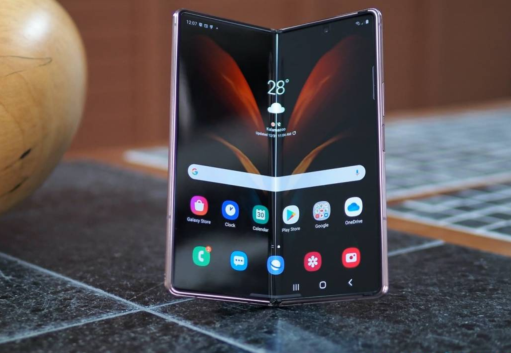 Samsung Galaxy Z Fold 2 buyers can now try the phone for 100 days before committing