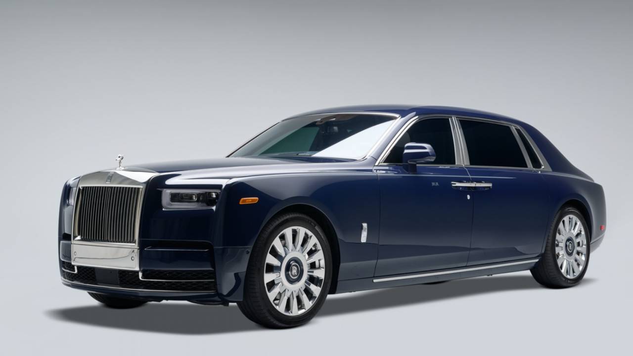 This one-off Rolls-Royce Phantom is the result of patience and rare Hawaiian wood