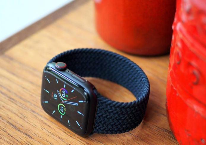 Apple Watch 5, Watch SE free repairs offered for charging issue