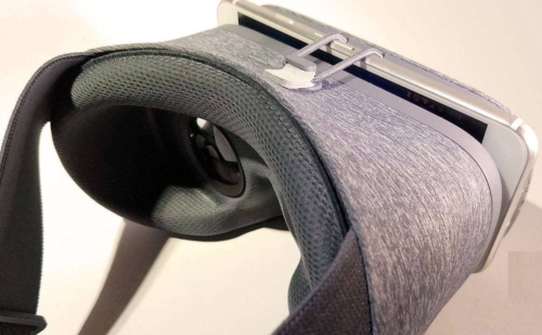 Google Daydream VR is truly dead with Play Store shutdown