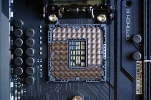 Intel regains market share from AMD in notebook, desktop PCs