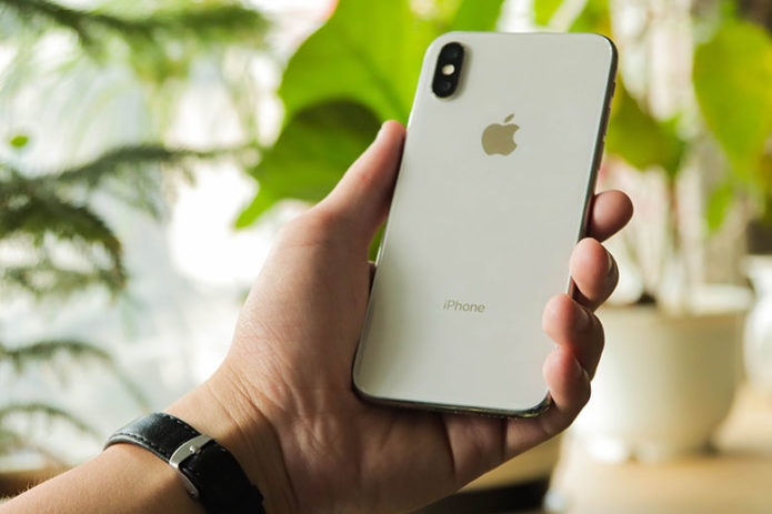 Apple iPhone X in 2021: Better Than A Mid-range Android?
