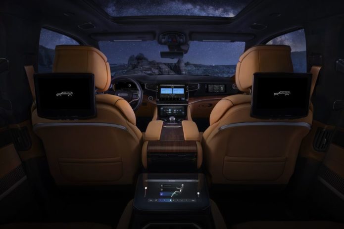 2022 Jeep Wagoneer/Grand Wagoneer Are Packed with Screens and Tech