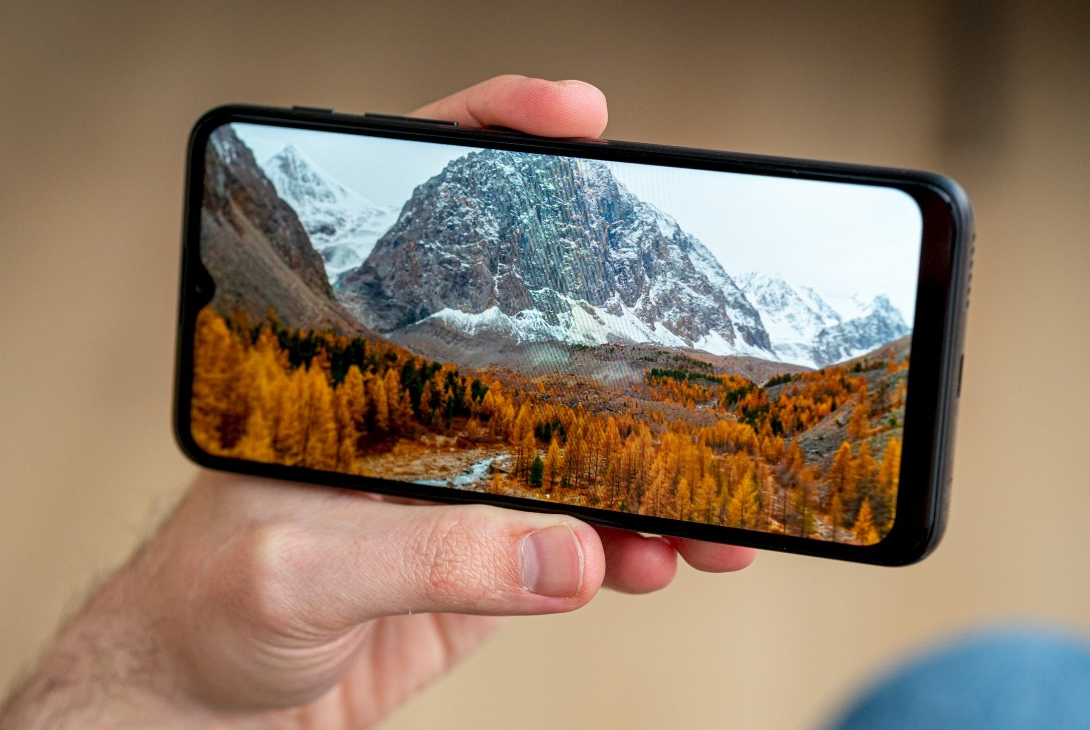 Motorola Moto G10 in for review