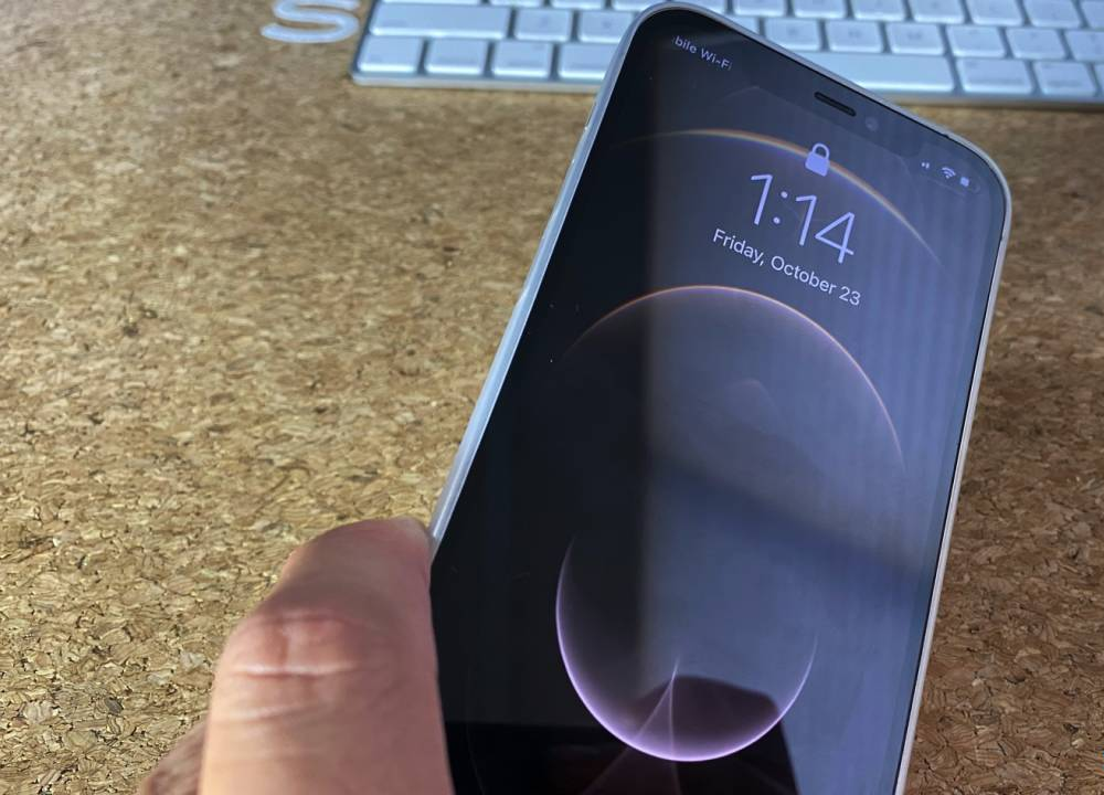 iPhone 13 could meet OnePlus 9 Pro on the display battlefield