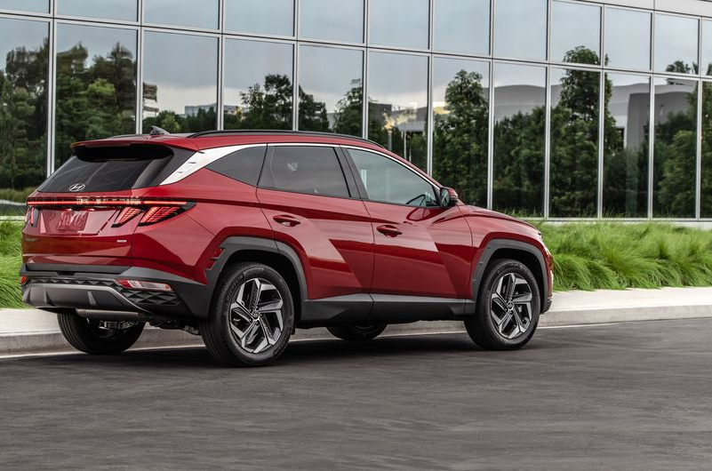 2022 Hyundai Tucson Base Price Rises by $1250, Hybrid Starts at $30,235