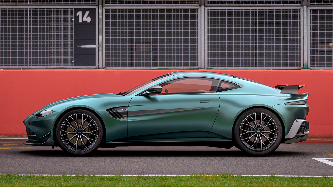2021 Aston Martin Vantage F1 Edition commemorates return to Formula 1 racing