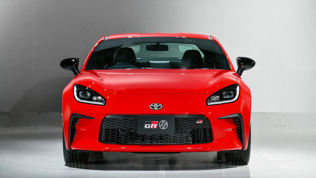 2022 Toyota GR 86 Breaks Cover With Bigger Engine And More Power