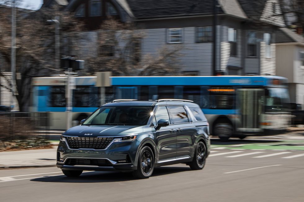 2022 Kia Carnival first drive review: A luxurious minivan with SUV ...