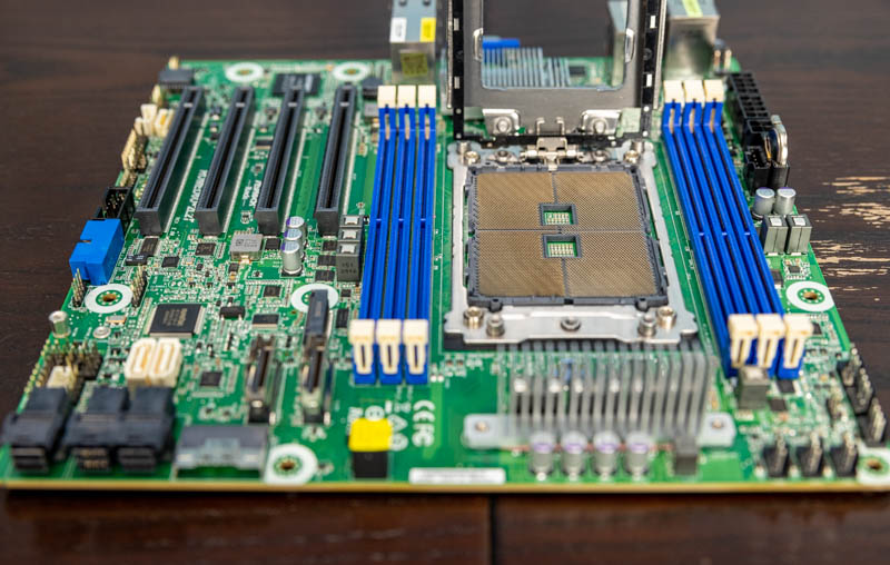 ASRock Rack ROMED6U-2L2T Review