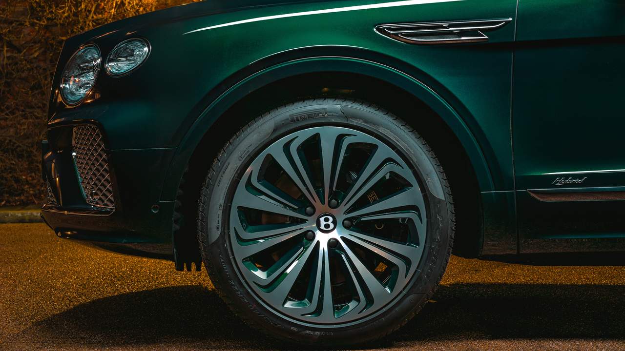 This one-off 2021 Bentley Bentayga Hybrid is as green as it gets