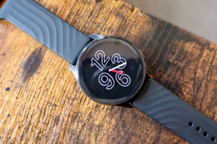 OnePlus Watch to get always-on display and a 12-hour clock