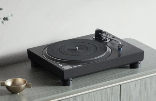 Technics has a new entry-level turntable, the SL-100C