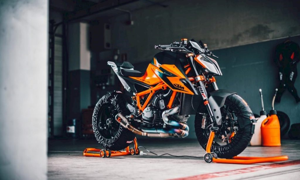 2021 KTM 1290 Super Duke RR First Look - GearOpen.com