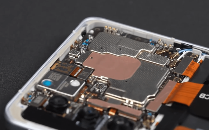 Redmi K40 Game Enhanced Version Teardown: Shoulder Key Structure Unveiled