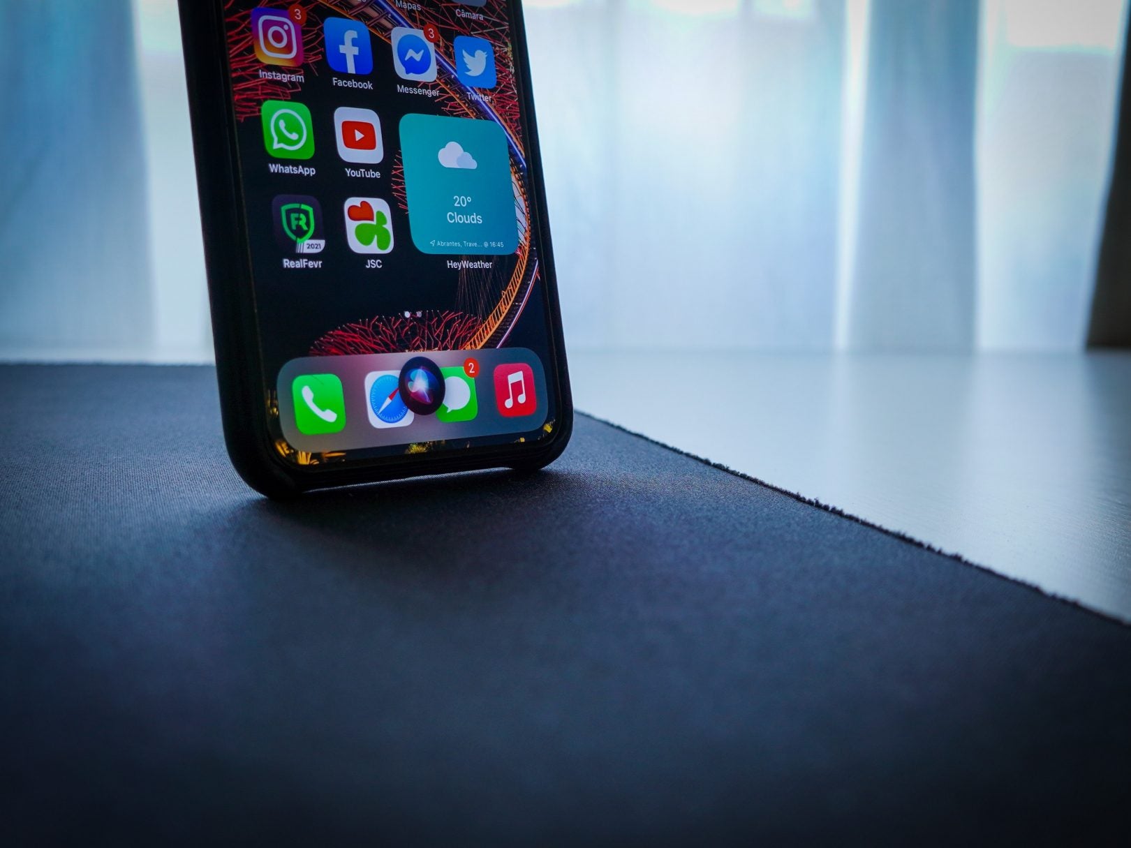 How to change to the new Siri voices in iOS 14.5