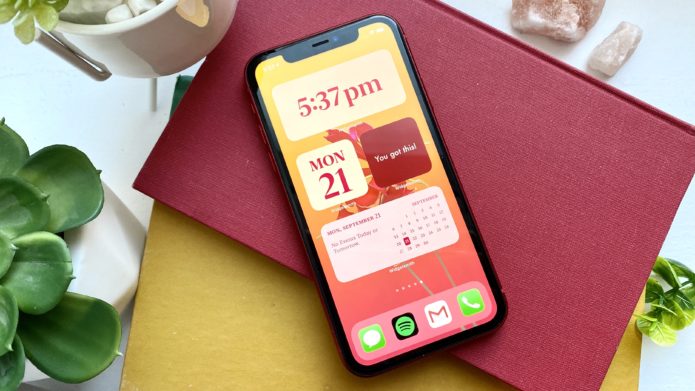 iOS 15 leak teases food tracking, better notifications and new lock screen