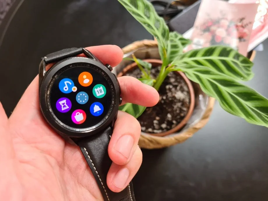 samsung galaxy watch vs garmin vivomove hr