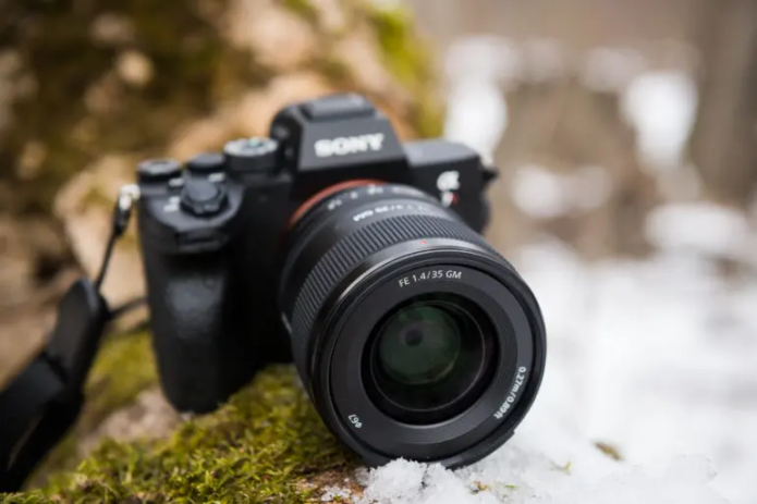 28mm vs 35mm Lens Battle: The Great Debate for Photographers