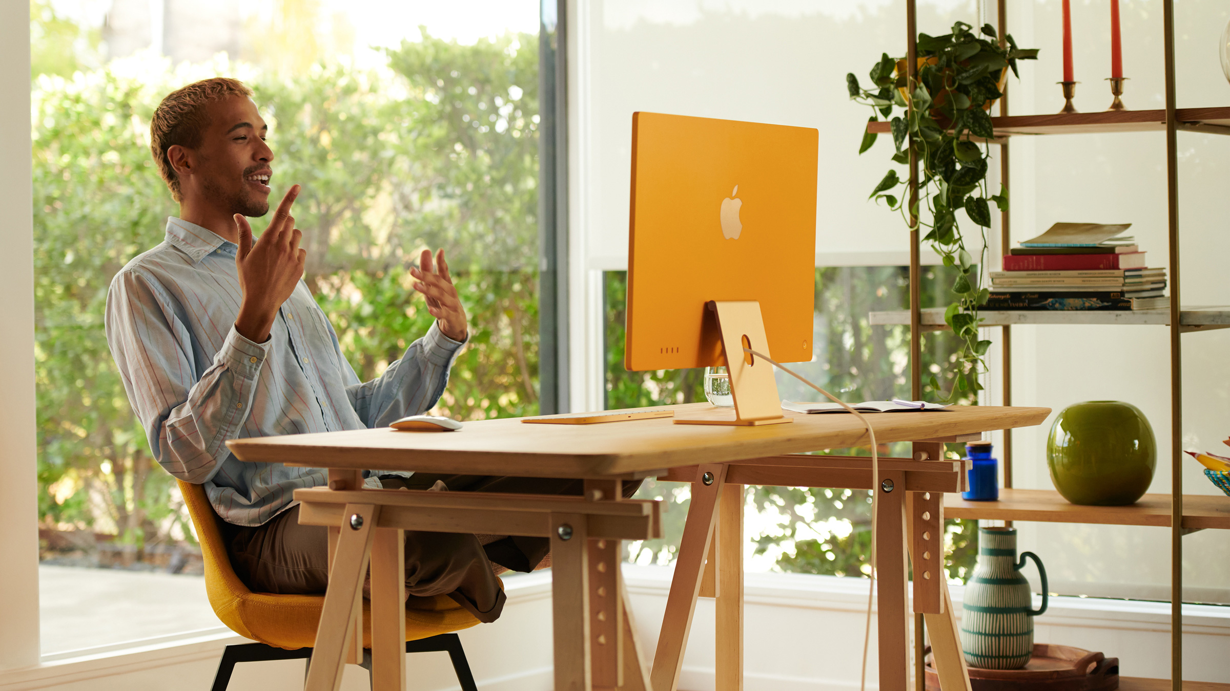 The new 24-inch iMac (2021) vs. the M1 Mac Mini (2020)
