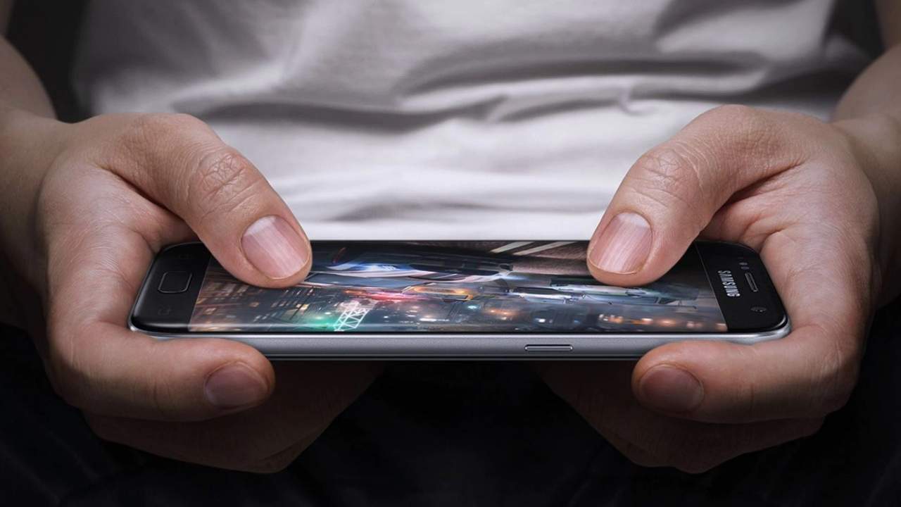 Samsung Galaxy gaming phone with a cooling fan might be in the works