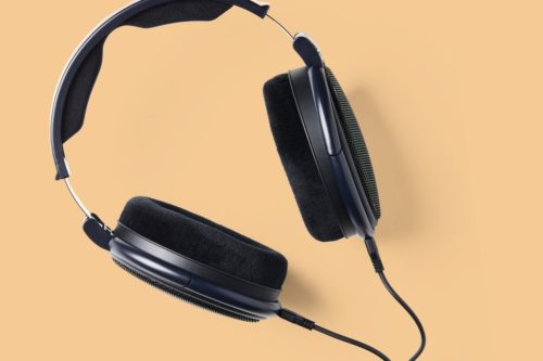 Every Reason You Should Go Back to Wired Headphones