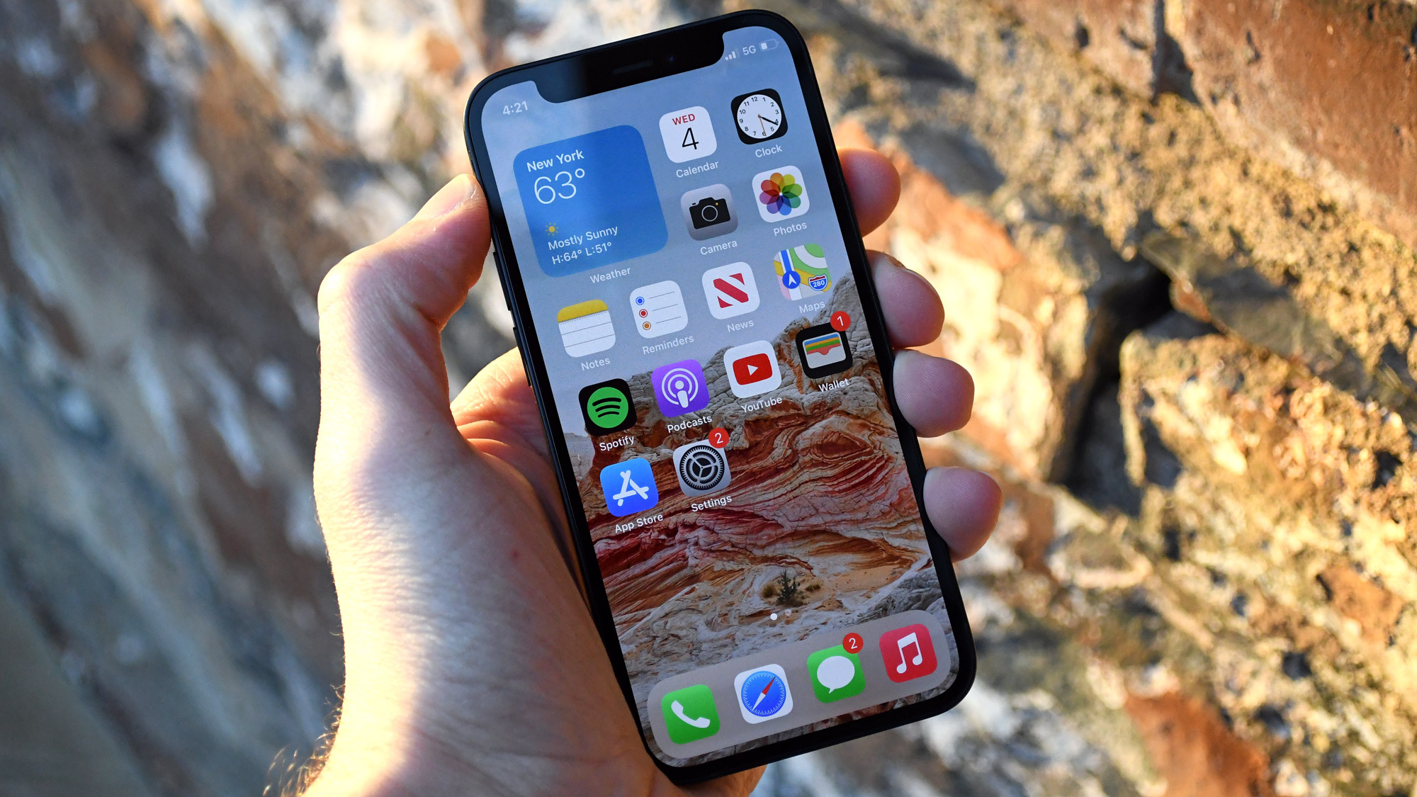 Phones are too big and Apple could have fixed this