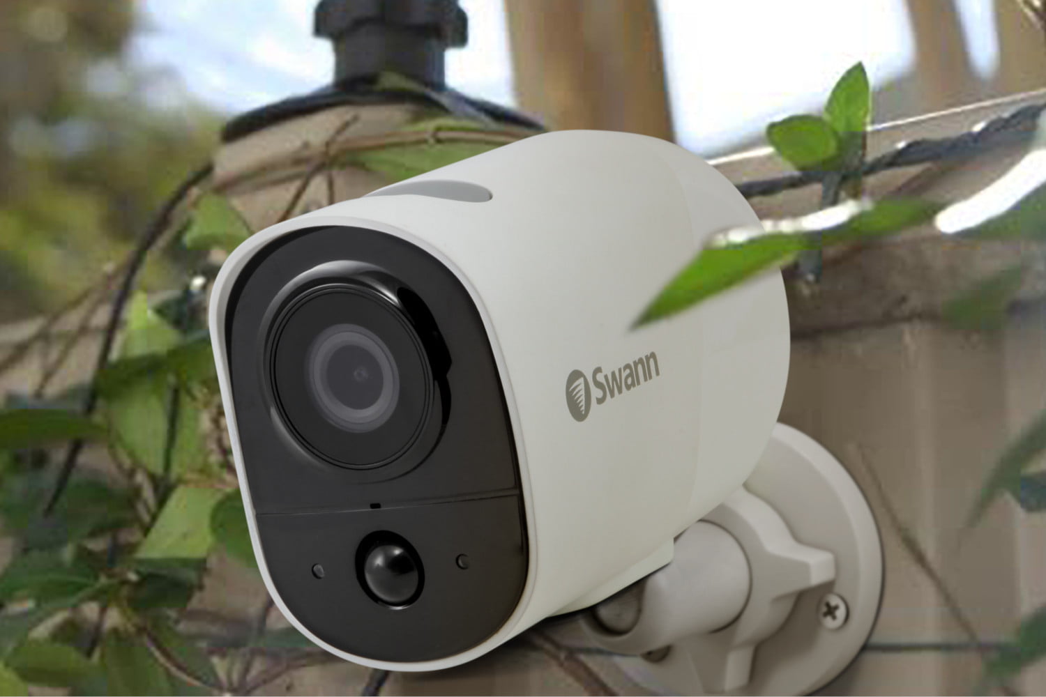 Swann Xtreem security camera boasts 6-month battery, heat and motion sensing
