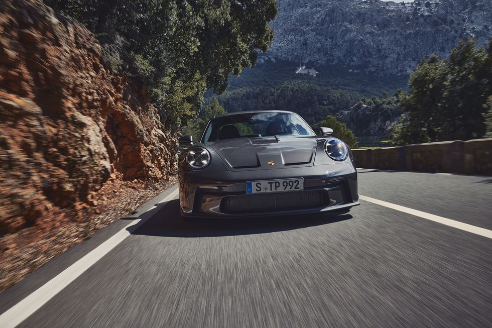 This Week in Cars: a 911 That’s Too Loud, Trouble at Lordstown, a Peek at Polestar 3