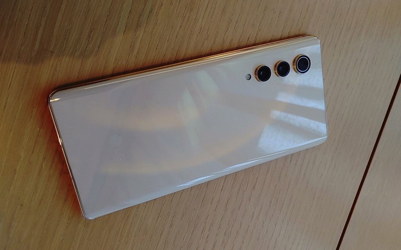 LG Velvet 2 Pro