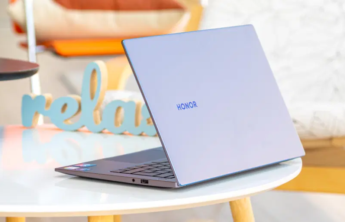 Honor MagicBook 14 with Intel Core i7-1165G7