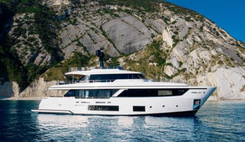 Custom Line Navetta 30 first look: Timeless style puts emphasis back on boating