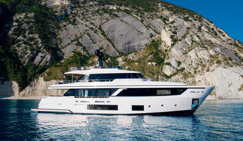 Custom Line Navetta 30
