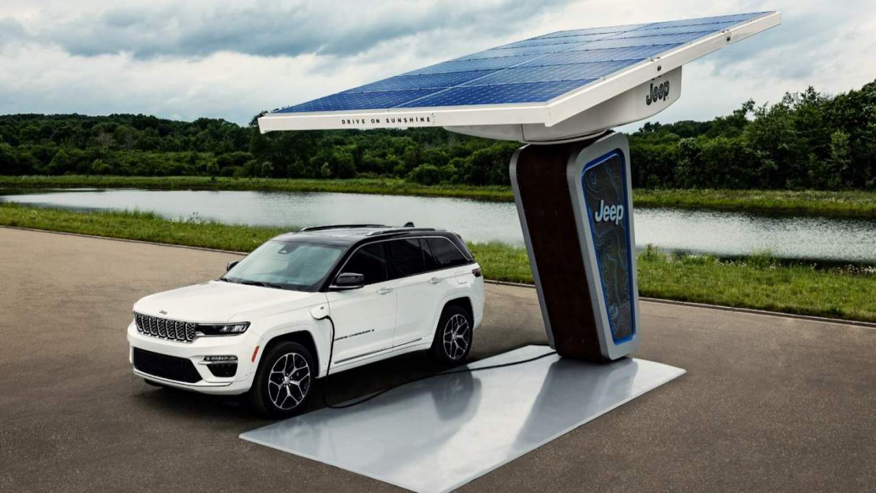 2022 Jeep Grand Cherokee Two-Row Spied Without Any Camo