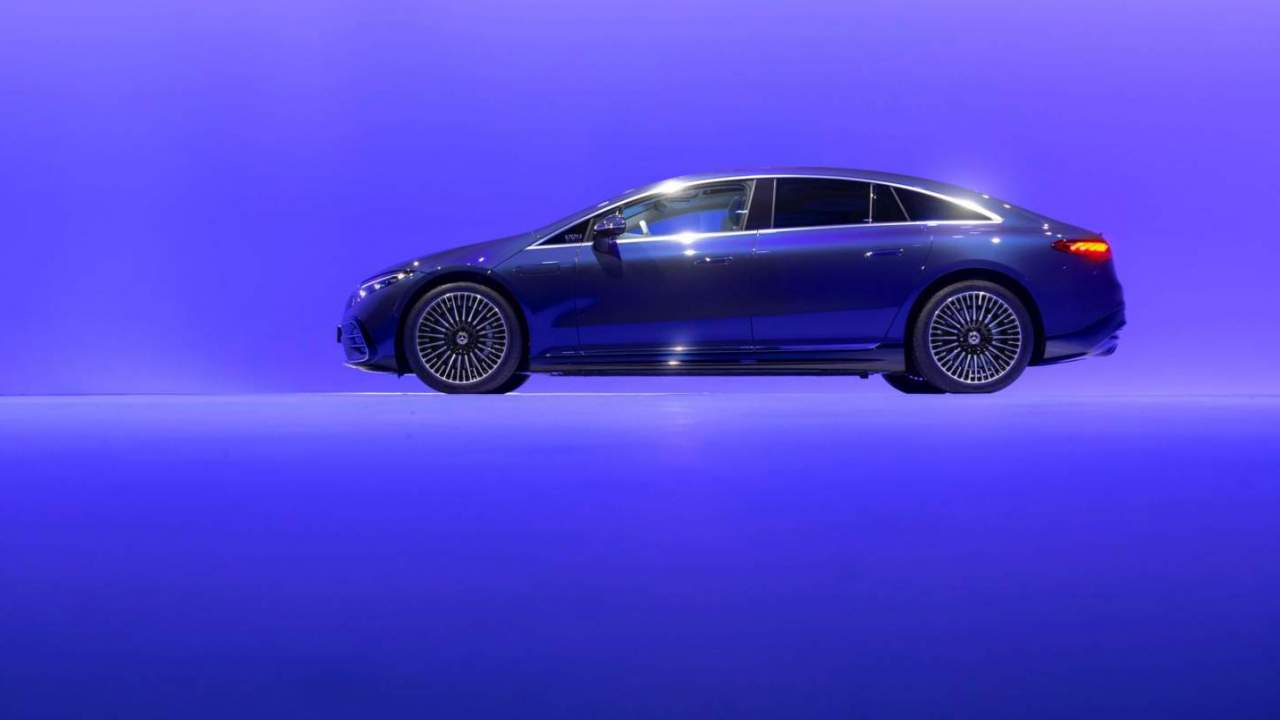 2022-mercedes-benz-eqs