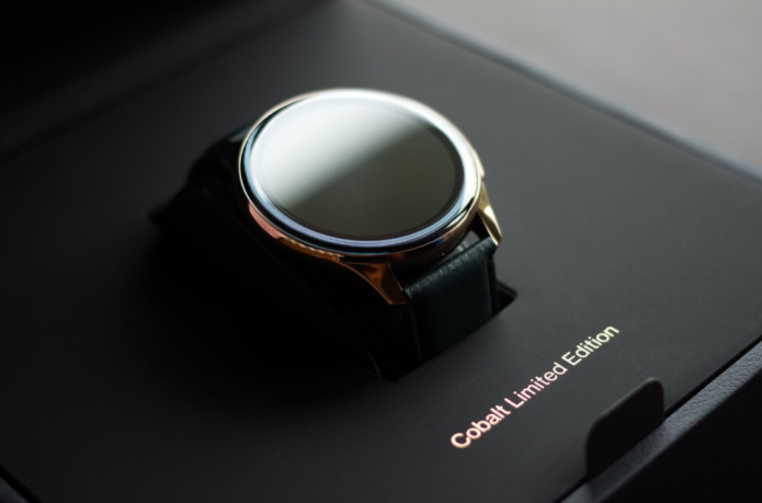 OnePlus Watch Cobalt limited edition