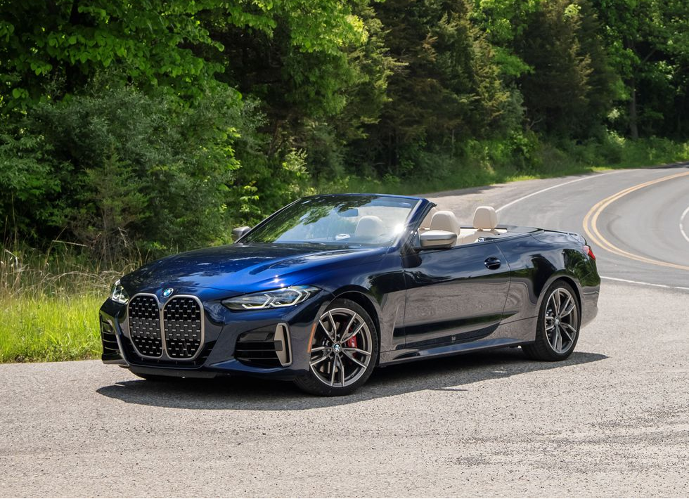2021 BMW M440i Convertible Embraces