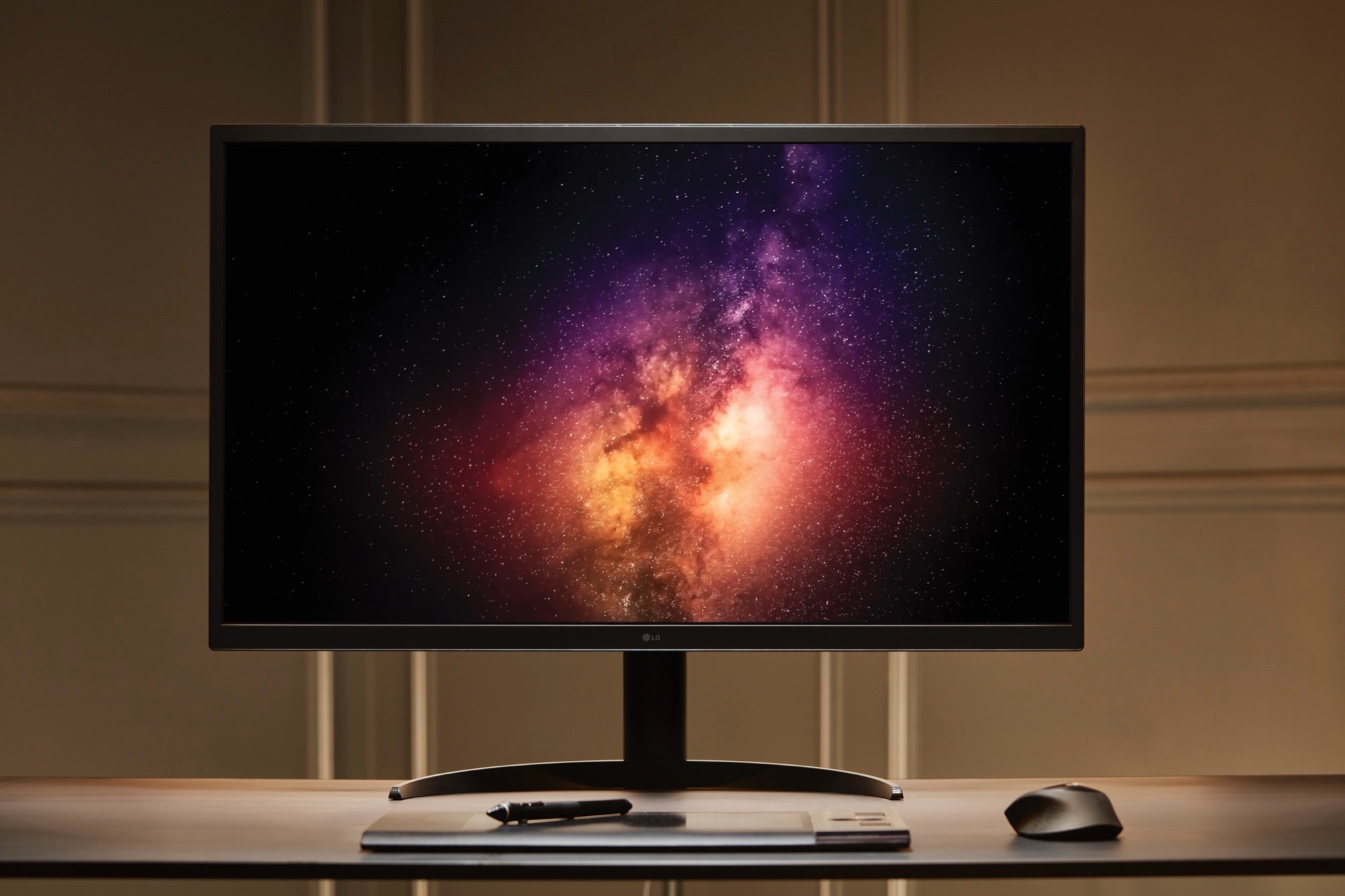 LG UltraFine OLED Pro The world's first 32inch OLED and 4K monitor is
