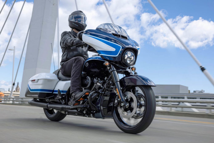2021 Harley-Davidson Street Glide Special Arctic Blast Limited Edition
