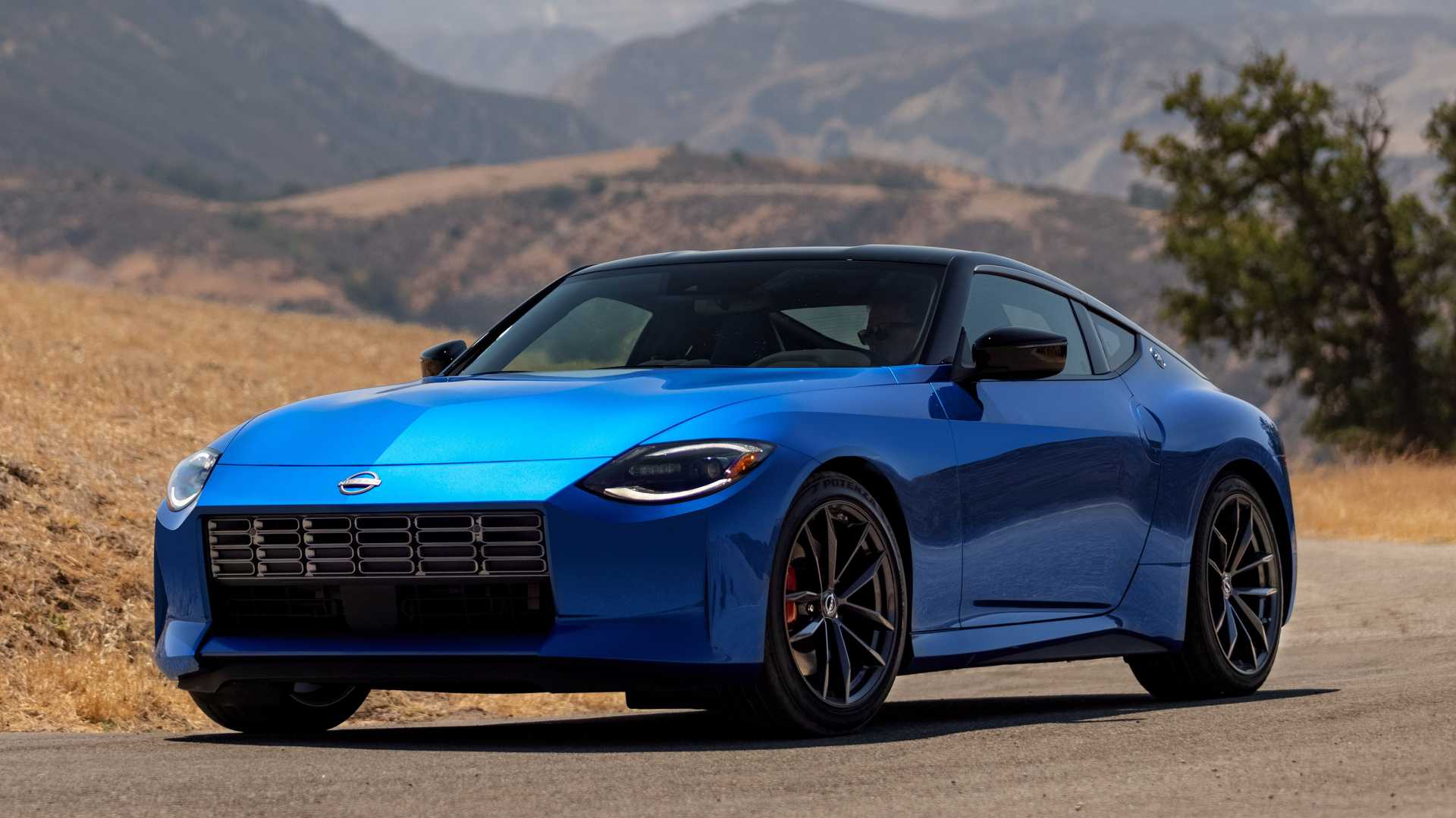 2023 Nissan Z Revealed: Twin-Turbo V6, 400 HP, And A Manual