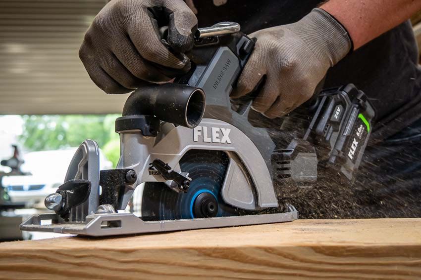 FLEX 24V 6 1/2-Inch Inline Circular Saw