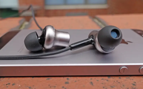 Xiaomi Mi Pro HD In-ear Headphones Review