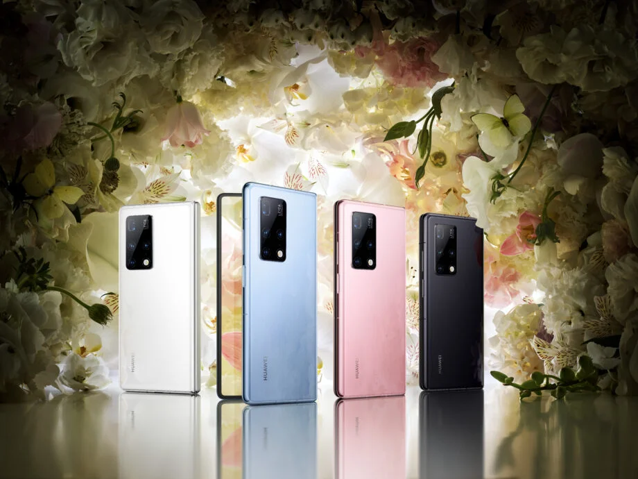 Huawei will regain smartphone “throne” says chairman