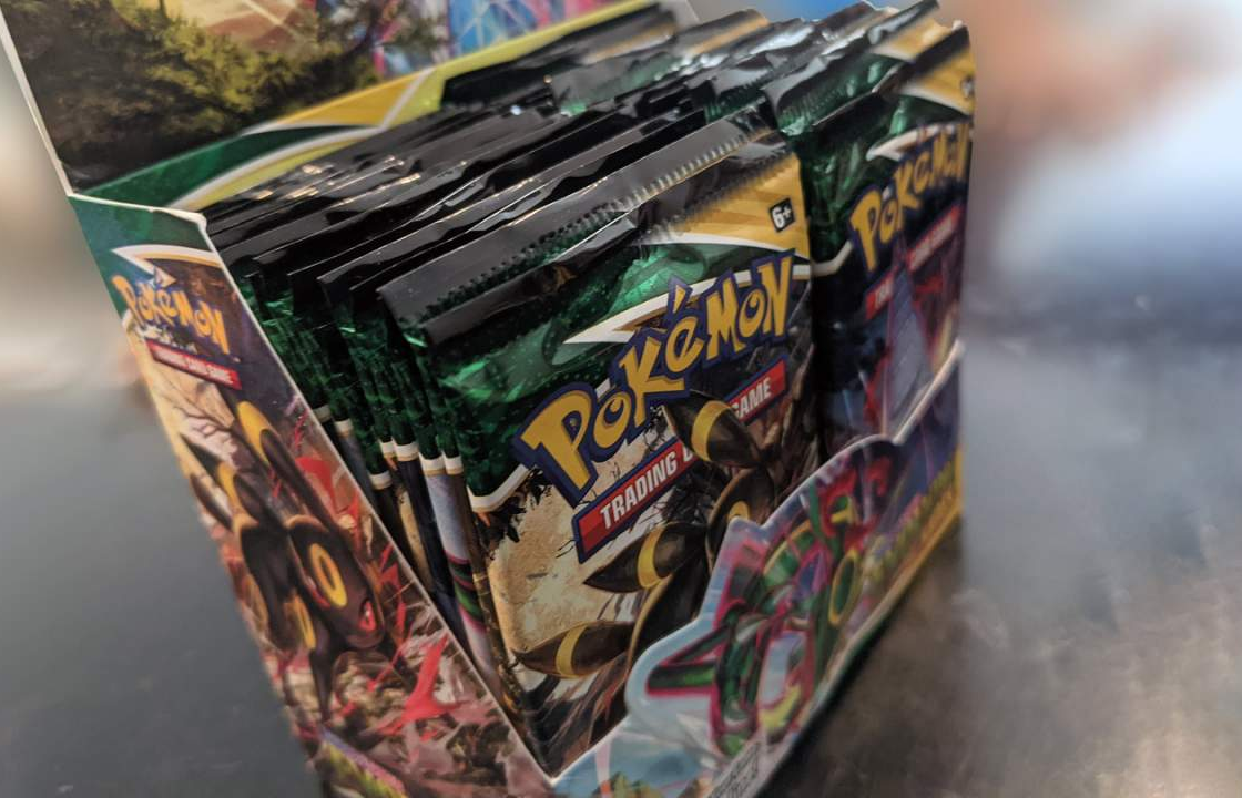 Pokemon TCG Sword & Shield, Evolving Skies Unboxing: It’s all Eevee!