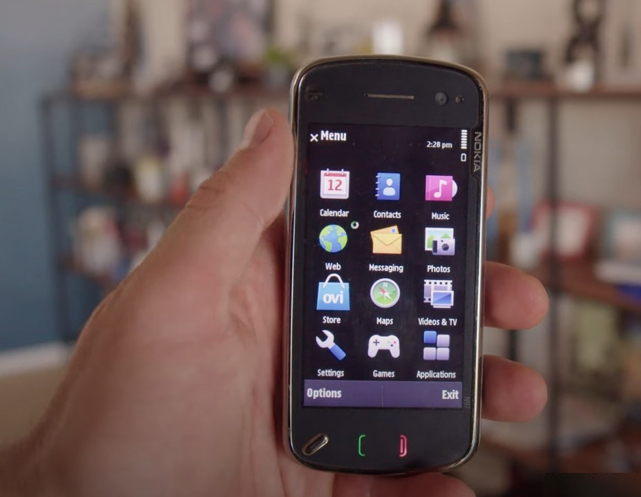 Flashback video: the Nokia N97 tried to kill the iPhone, sped up Nokia’s demise instead